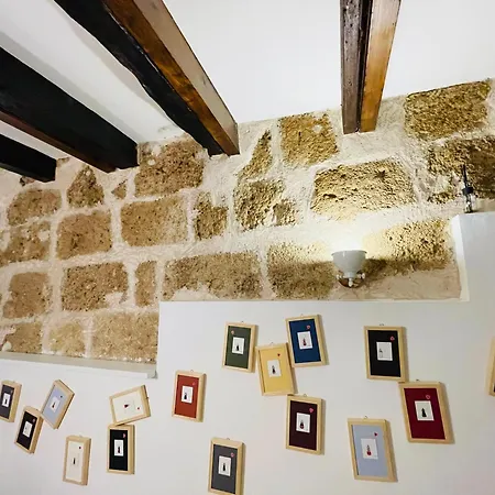 Picasso Art Apartment *
